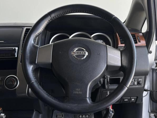 Nissan Tiida I Рестайлинг с пробегом 2010 года, цена 720 000 рублей, 205197 км, седан, Автокод Объявления