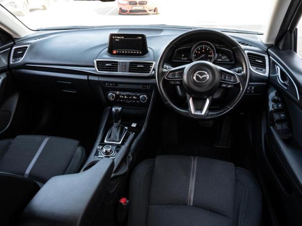 Mazda Axela III Рестайлинг с пробегом 2017 года, цена 1 500 000 рублей, 95139 км, хэтчбек, Автокод Объявления