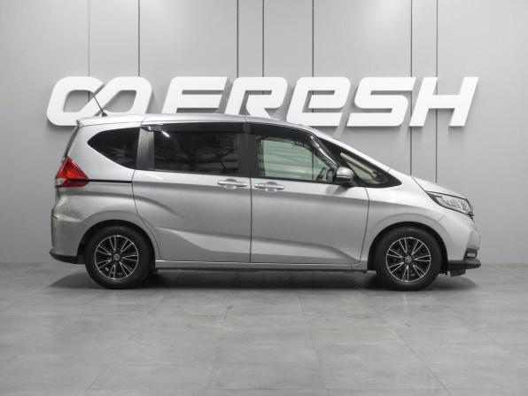 Honda Freed II Рестайлинг с пробегом 2020 года, цена 1 699 000 рублей, 141300 км, компактвэн, Автокод Объявления