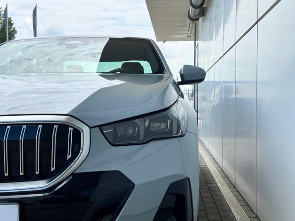 BMW 5 серии VIII (G60/G61/G68) с пробегом 2024 года, цена 7 390 000 рублей, 2200 км, седан, Автокод Объявления