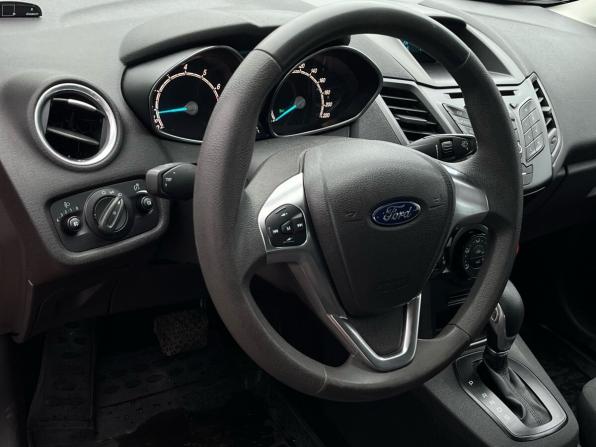 Ford Fiesta Mk6 Рестайлинг с пробегом 2016 года, цена 1 000 000 рублей, 57620 км, хэтчбек, Автокод Объявления