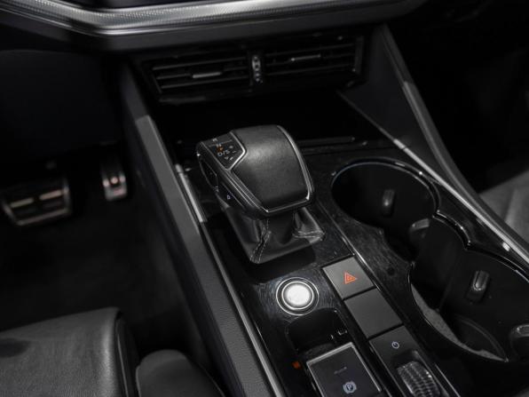 Volkswagen Touareg III с пробегом 2019 года, цена 4 045 000 рублей, 233207 км, внедорожник, Автокод Объявления