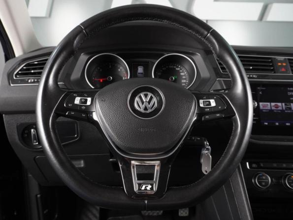 Volkswagen Tiguan II с пробегом 2020 года, цена 2 750 000 рублей, 93426 км, внедорожник, Автокод Объявления