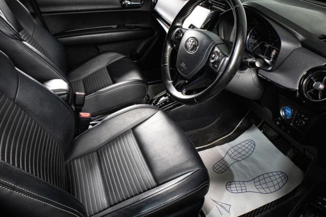 Toyota Corolla XI (E160 E170) Рестайлинг 2 с пробегом 2018 года, цена 1 649 000 рублей, 130000 км, универсал, Автокод Объявления