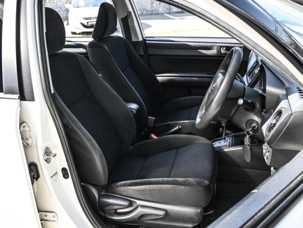 Toyota Corolla XI (E160 E170) Рестайлинг 2 с пробегом 2018 года, цена 1 339 000 рублей, 40205 км, седан, Автокод Объявления