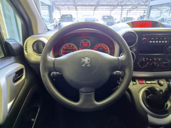 Peugeot Partner II с пробегом 2011 года, цена 520 000 рублей, 265000 км, компактвэн, Автокод Объявления