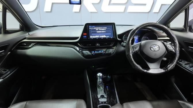 Toyota C-HR I с пробегом 2017 года, цена 1 829 000 рублей, 163730 км, внедорожник, Автокод Объявления
