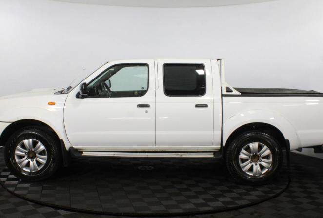 Nissan NP300 с пробегом 2008 года, цена 1 000 000 рублей, 107100 км, offers.body_type.unknown, Автокод Объявления
