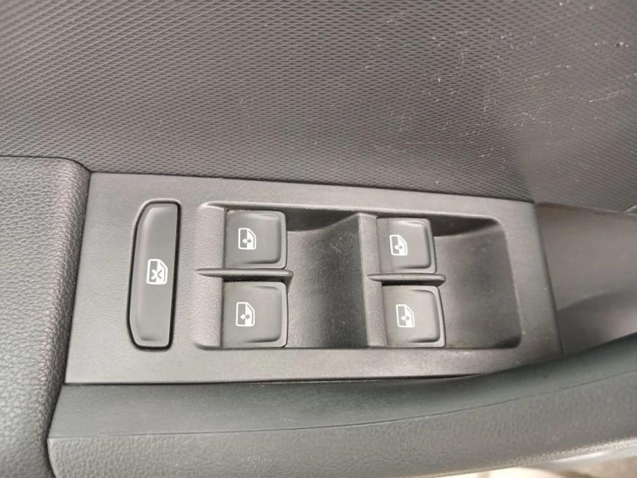 Volkswagen Polo VI Москва  - изображение 17