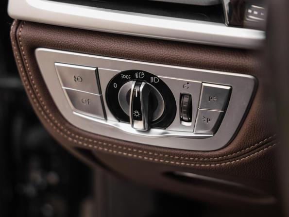 BMW 7 серии VI (G11/G12) с пробегом 2018 года, цена 2 699 000 рублей, 223313 км, седан, Автокод Объявления