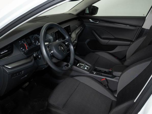 Skoda Octavia IV (A8) с пробегом 2021 года, цена 2 548 000 рублей, 73793 км, лифтбек, Автокод Объявления