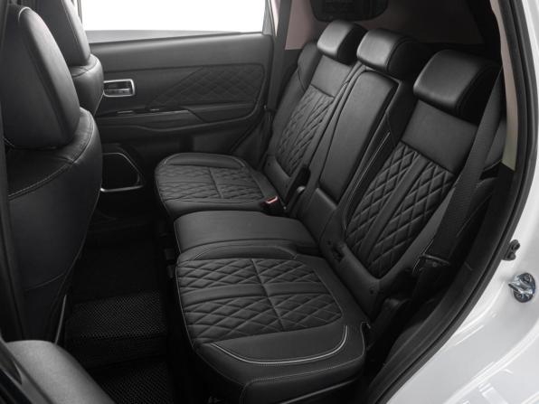 Mitsubishi Outlander III Рестайлинг 3 с пробегом 2022 года, цена 3 710 000 рублей, 6357 км, внедорожник, Автокод Объявления