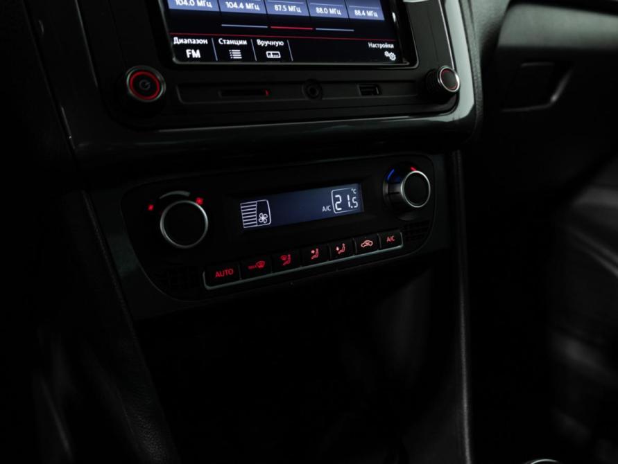 Volkswagen Polo V Рестайлинг Санкт-Петербург  - изображение 17