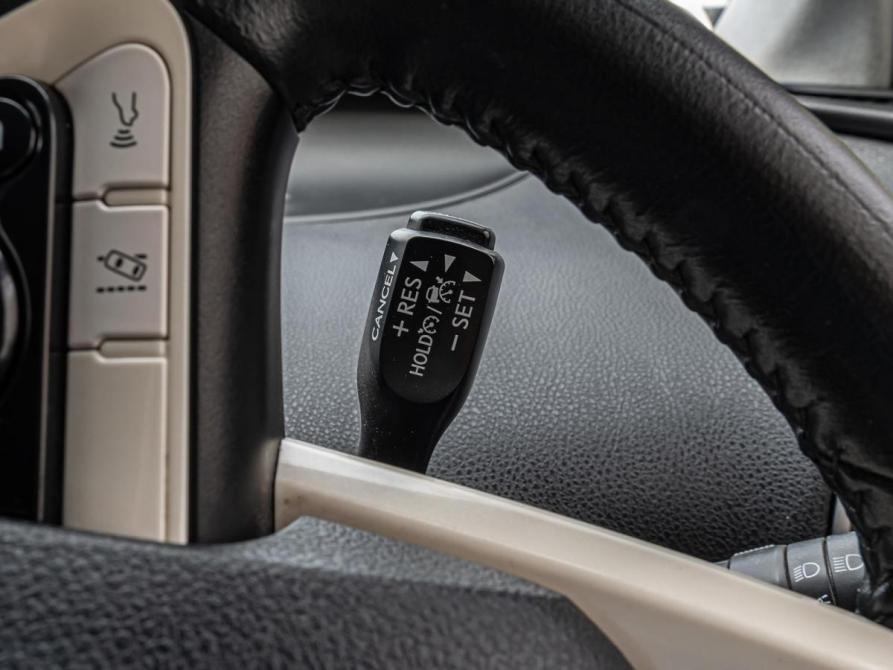 Toyota Prius IV (XW50) Краснодар  - изображение 18