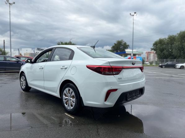 Kia Rio IV с пробегом 2018 года, цена 1 240 000 рублей, 55730 км, седан, Автокод Объявления