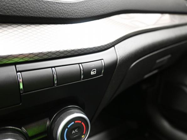 Lada (ВАЗ) Vesta I Рестайлинг (NG) с пробегом 2024 года, цена 1 439 900 рублей, 251 км, седан, Автокод Объявления