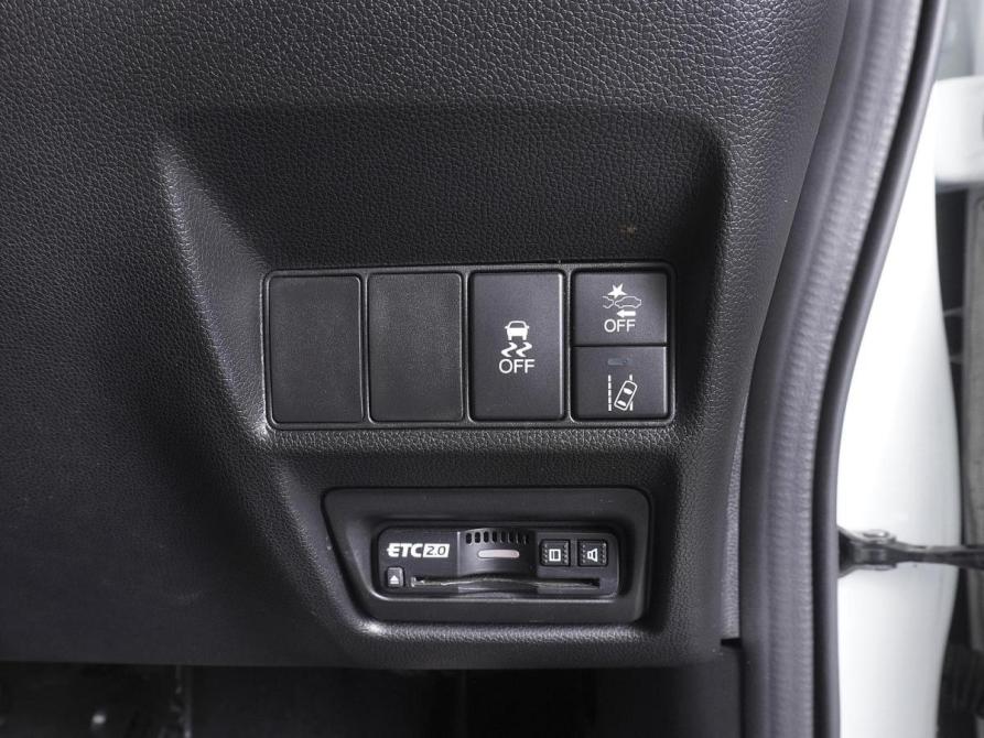 Honda Stepwgn V Рестайлинг Ростов-на-Дону  - изображение 20