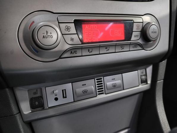 Ford Focus II Рестайлинг с пробегом 2011 года, цена 480 000 рублей, 200186 км, седан, Автокод Объявления