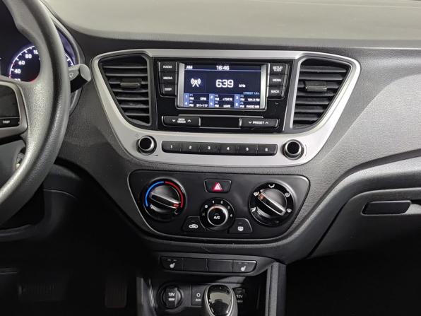 Hyundai Solaris II с пробегом 2017 года, цена 1 375 000 рублей, 103000 км, седан, Автокод Объявления