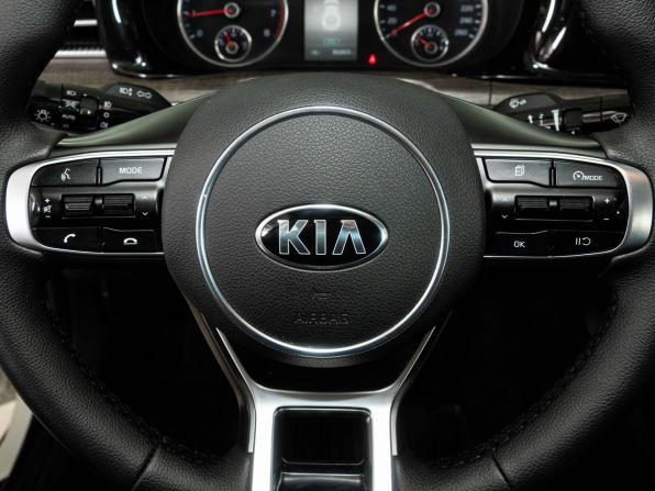 Kia K5 III с пробегом 2020 года, цена 2 398 000 рублей, 96852 км, седан, Автокод Объявления