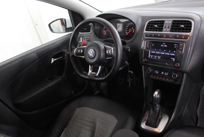 Volkswagen Polo V Рестайлинг с пробегом 2019 года, цена 1 435 000 рублей, 157098 км, седан, Автокод Объявления