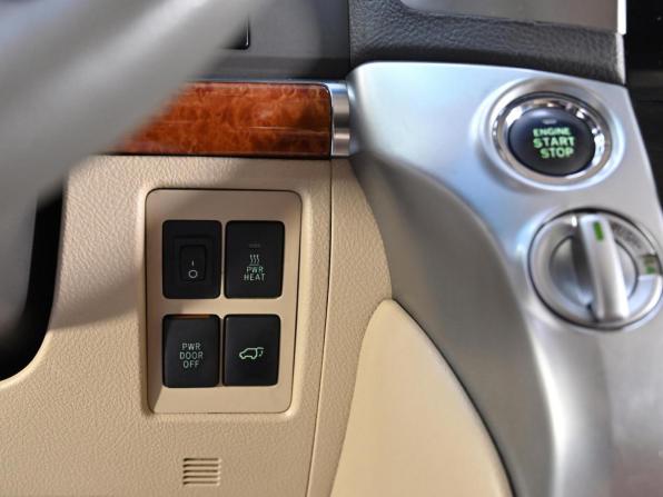 Toyota Land Cruiser 200 Series с пробегом 2012 года, цена 3 199 000 рублей, 216000 км, внедорожник, Автокод Объявления