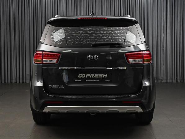 Kia Carnival III с пробегом 2017 года, цена 2 640 000 рублей, 174289 км, минивэн, Автокод Объявления
