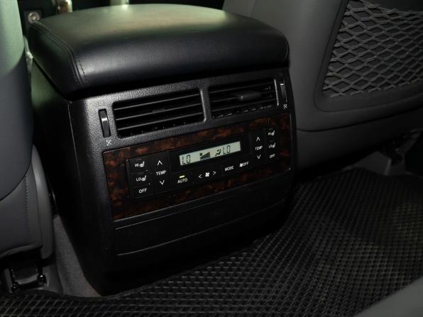 Toyota Land Cruiser 200 Series с пробегом 2010 года, цена 2 945 000 рублей, 377500 км, внедорожник, Автокод Объявления