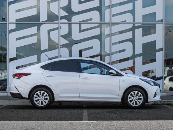 Hyundai Solaris II Рестайлинг с пробегом 2021 года, цена 1 250 000 рублей, 131035 км, седан, Автокод Объявления