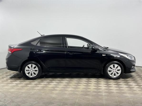 Hyundai Solaris II с пробегом 2019 года, цена 1 345 000 рублей, 122372 км, седан, Автокод Объявления