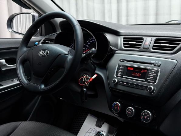 Kia Rio III Рестайлинг с пробегом 2015 года, цена 999 999 рублей, 98234 км, седан, Автокод Объявления