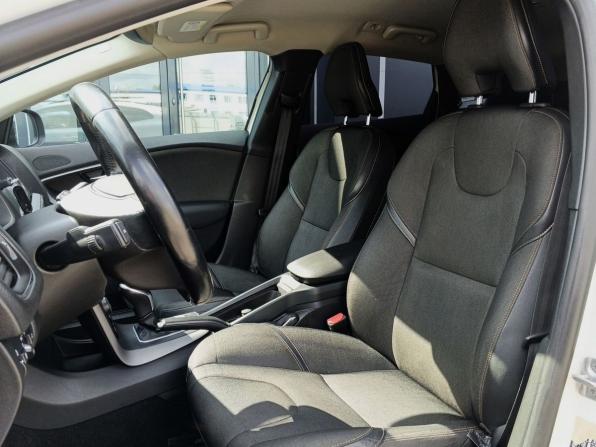 Volvo V40 Cross Country I с пробегом 2014 года, цена 1 699 000 рублей, 237596 км, хэтчбек, Автокод Объявления