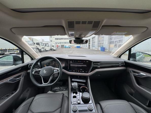 Volkswagen Touareg III Рестайлинг с пробегом 2024 года, цена 7 600 000 рублей, 2229 км, внедорожник, Автокод Объявления