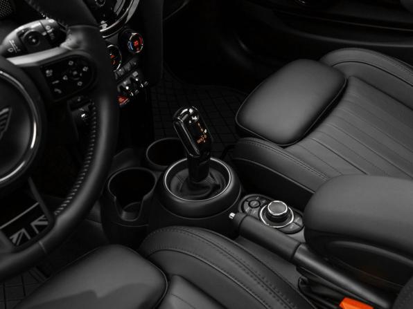 Mini Hatch III (F55/F56) Рестайлинг 2 с пробегом 2022 года, цена 3 890 000 рублей, 17160 км, хэтчбек, Автокод Объявления