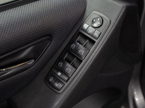 Mercedes-Benz A-Класс II (W169) Рестайлинг с пробегом 2012 года, цена 899 000 рублей, 126312 км, хэтчбек, Автокод Объявления