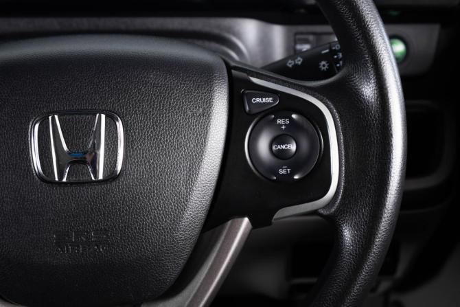 Honda Stepwgn V с пробегом 2015 года, цена 1 749 000 рублей, 153000 км, минивэн, Автокод Объявления