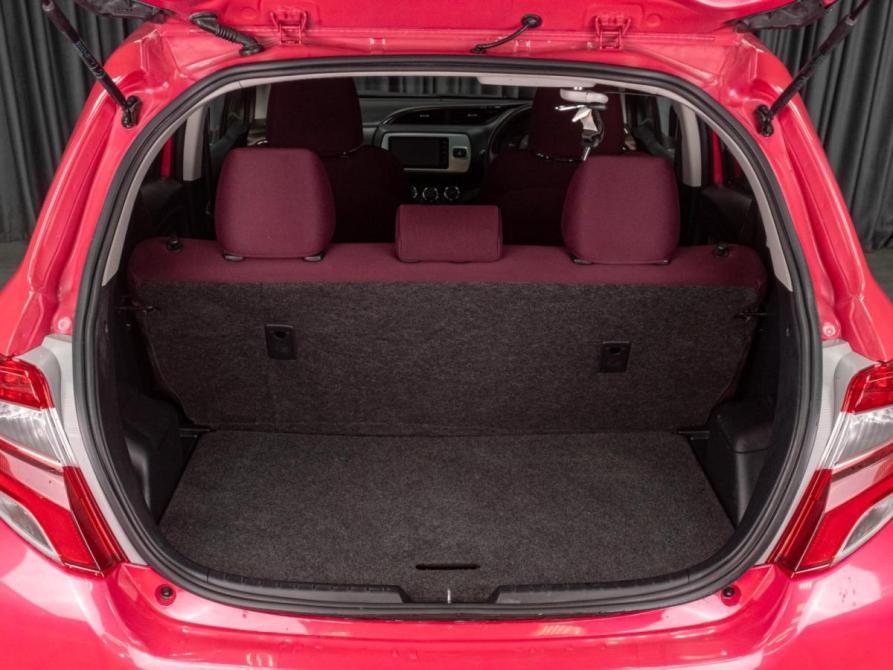 Toyota Vitz III (XP130) Рестайлинг Тюмень  - изображение 18