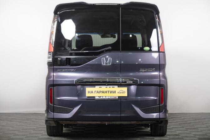 Honda Stepwgn V с пробегом 2016 года, цена 1 999 000 рублей, 94000 км, минивэн, Автокод Объявления