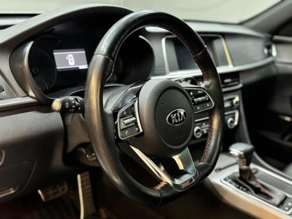 Kia Optima IV Рестайлинг с пробегом 2018 года, цена 1 997 000 рублей, 81000 км, седан, Автокод Объявления