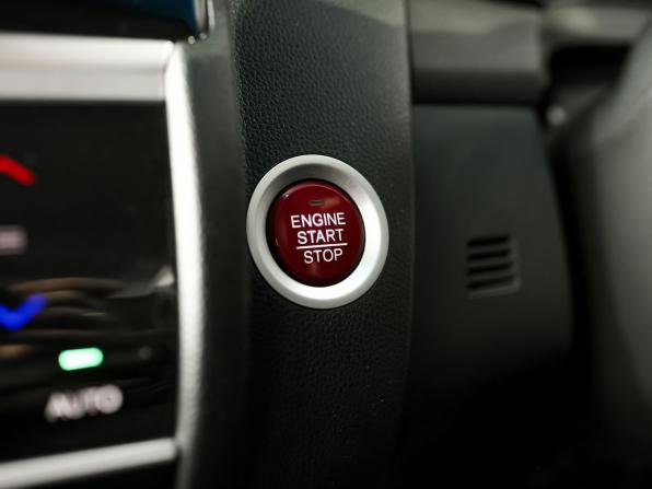 Honda Fit III с пробегом 2016 года, цена 950 000 рублей, 122000 км, хэтчбек, Автокод Объявления