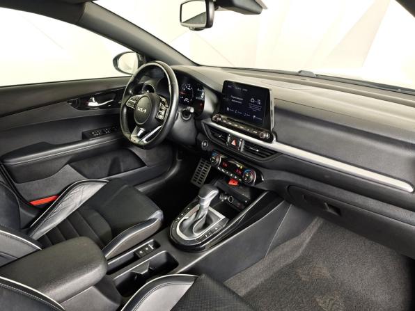Kia Cerato IV Рестайлинг с пробегом 2022 года, цена 2 485 000 рублей, 68601 км, седан, Автокод Объявления