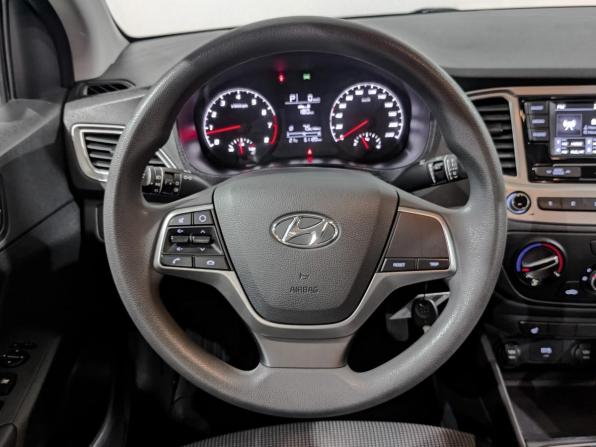 Hyundai Solaris II Рестайлинг с пробегом 2022 года, цена 1 740 000 рублей, 61112 км, седан, Автокод Объявления