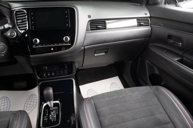 Mitsubishi Outlander III Рестайлинг 3 с пробегом 2021 года, цена 2 649 000 рублей, 59269 км, внедорожник, Автокод Объявления