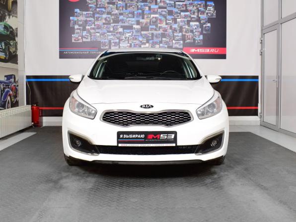 Kia Ceed II Рестайлинг с пробегом 2018 года, цена 1 275 995 рублей, 209882 км, хэтчбек, Автокод Объявления