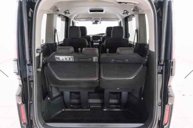 Honda Stepwgn V Рестайлинг с пробегом 2019 года, цена 2 499 000 рублей, 56111 км, минивэн, Автокод Объявления
