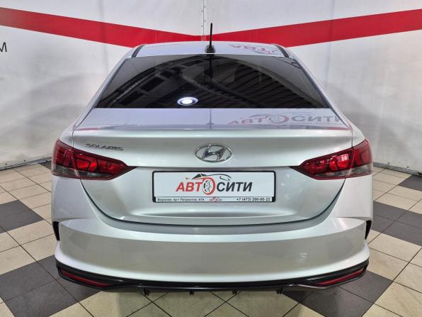 Hyundai Solaris II Рестайлинг с пробегом 2021 года, цена 1 486 000 рублей, 155120 км, седан, Автокод Объявления
