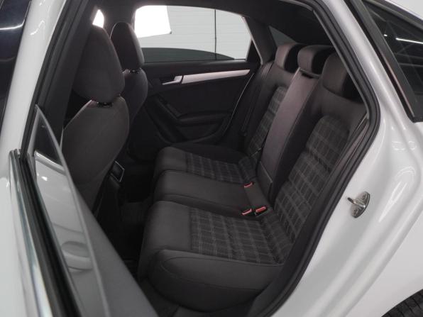 Audi A4 IV (B8) Рестайлинг с пробегом 2012 года, цена 1 099 000 рублей, 304751 км, седан, Автокод Объявления
