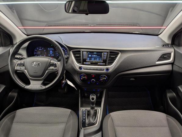 Hyundai Solaris II с пробегом 2018 года, цена 1 220 000 рублей, 155378 км, седан, Автокод Объявления