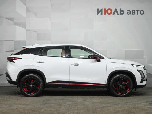 Omoda C5 I с пробегом 2022 года, цена 2 030 000 рублей, 13025 км, внедорожник, Автокод Объявления