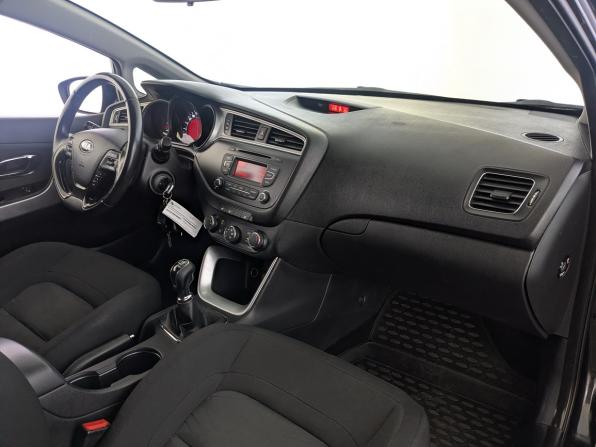 Kia Ceed II Рестайлинг с пробегом 2016 года, цена 1 070 000 рублей, 161143 км, хэтчбек, Автокод Объявления